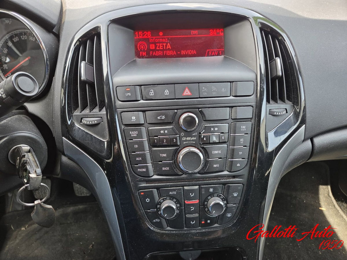 Opel Astra 1.4 Turbo 140CV 5 porte Cosmo (18)