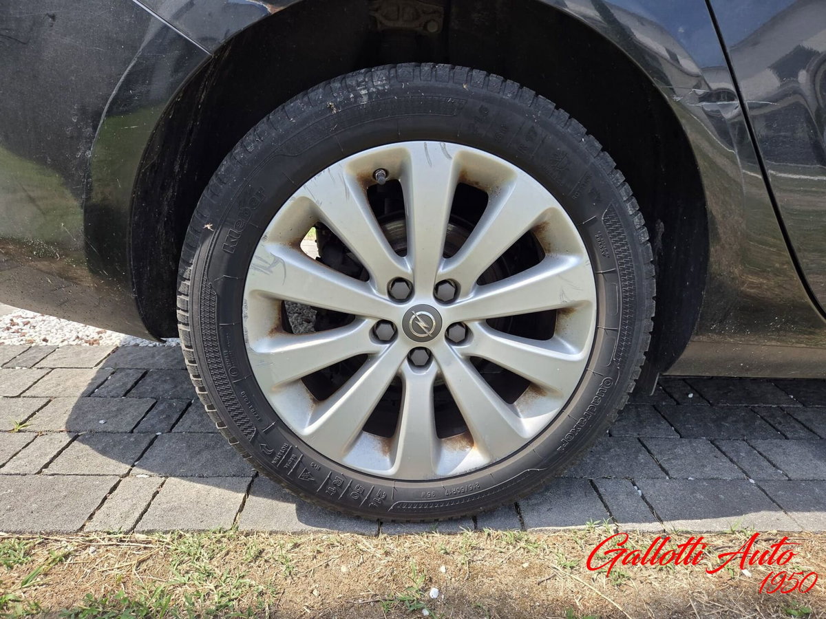Opel Astra 1.4 Turbo 140CV 5 porte Cosmo (19)