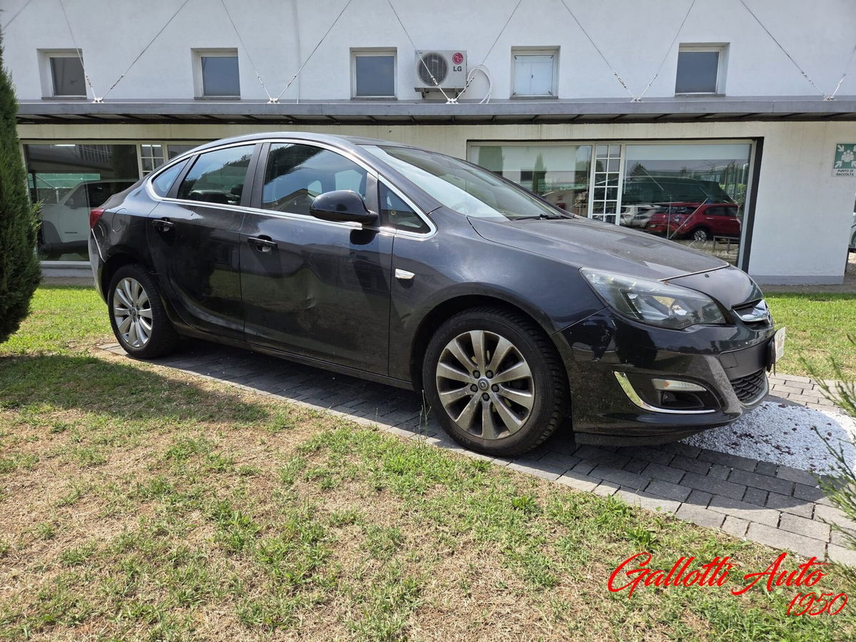 Opel Astra 1.4 Turbo 140CV 5 porte Cosmo (3)