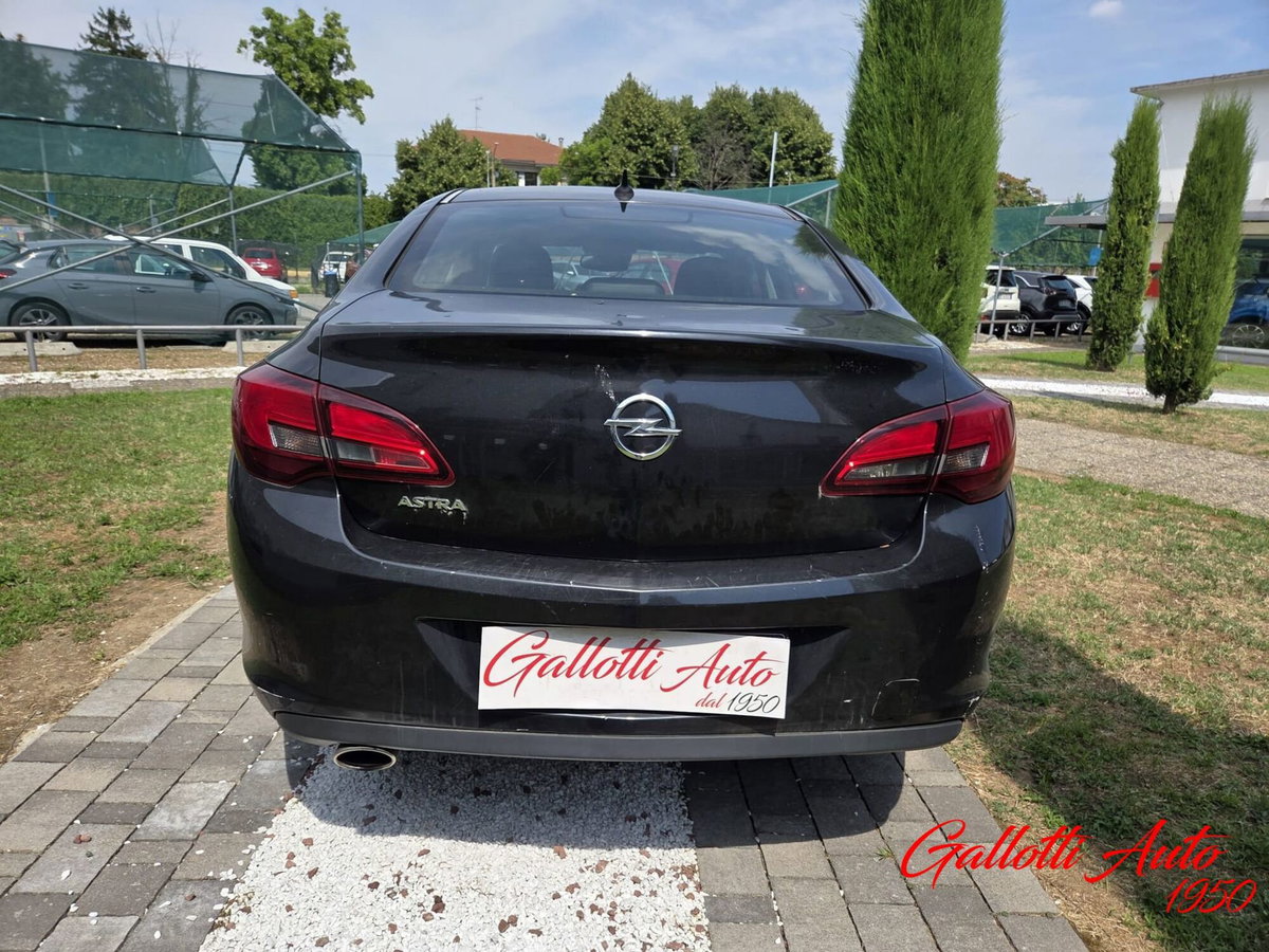 Opel Astra 1.4 Turbo 140CV 5 porte Cosmo (6)