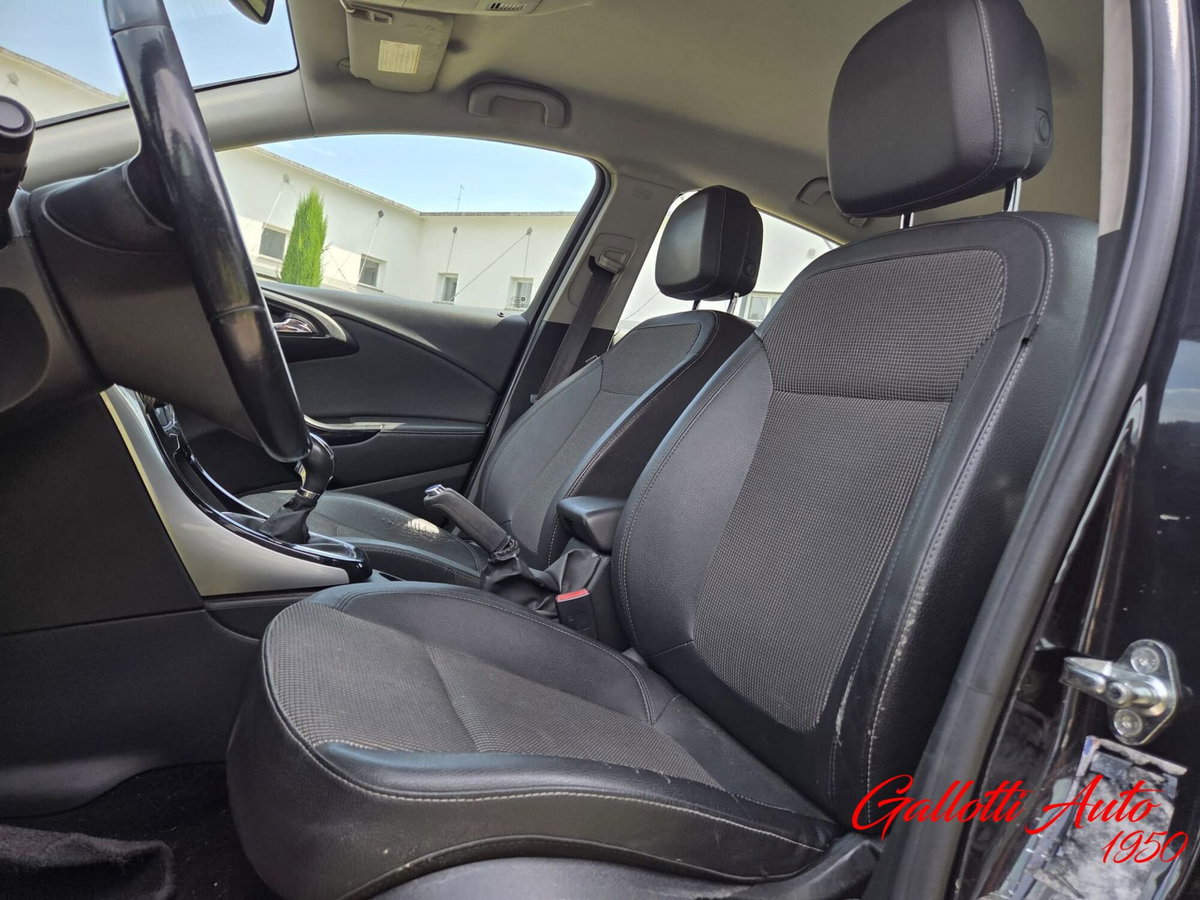 Opel Astra 1.4 Turbo 140CV 5 porte Cosmo (9)