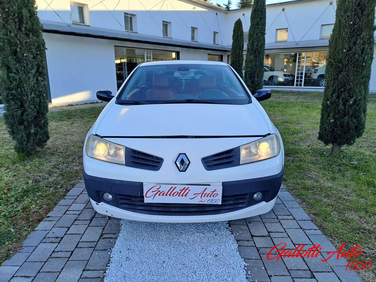 Renault Mégane Cabrio 2.0 16V dCi Luxe (2)