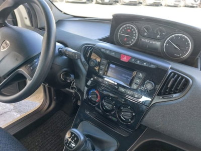 Lancia Ypsilon 1.0 FireFly 5 porte S&S Hybrid Ecochic Silver (16)