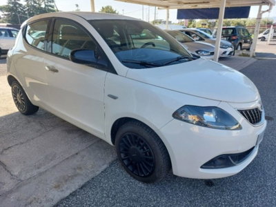 Lancia Ypsilon 1.0 FireFly 5 porte S&S Hybrid Ecochic Silver (3)