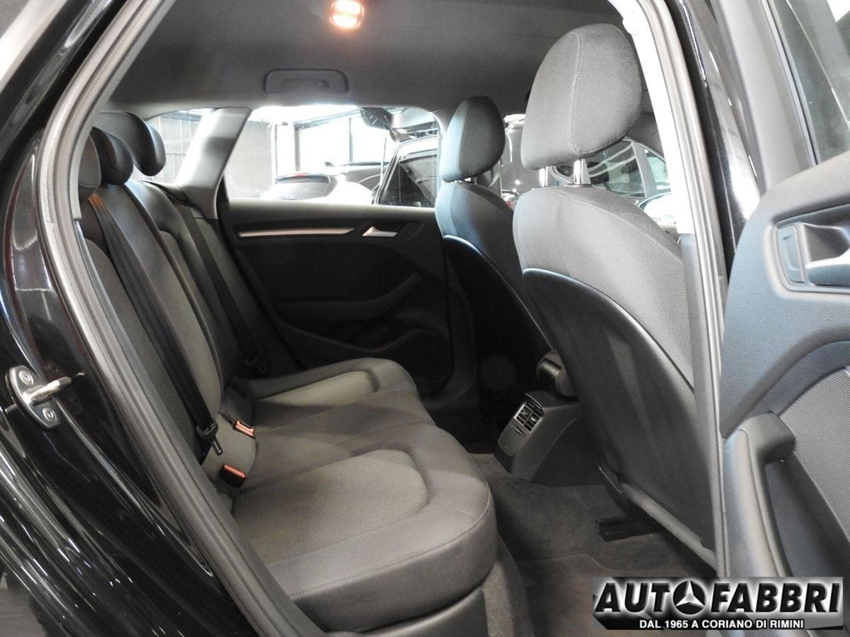 Audi A3 Sportback 1.6 TDI 116 CV S tronic (17)