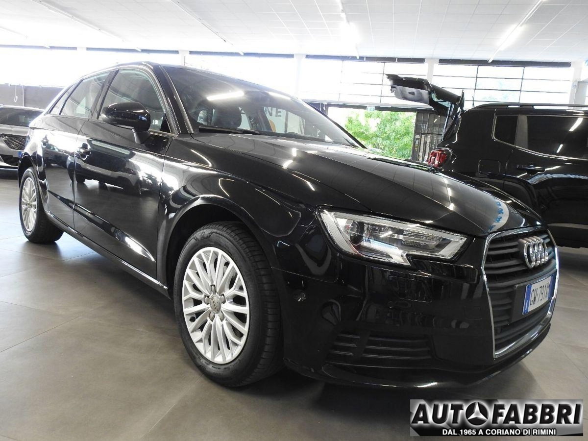 Audi A3 Sportback 1.6 TDI 116 CV S tronic (6)