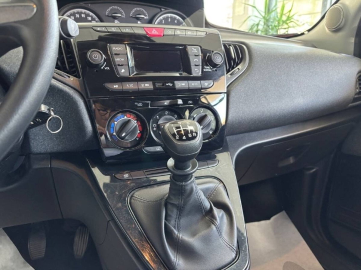 Lancia Ypsilon 1.0 FireFly 5 porte S&S Hybrid Ecochic UnYca (12)
