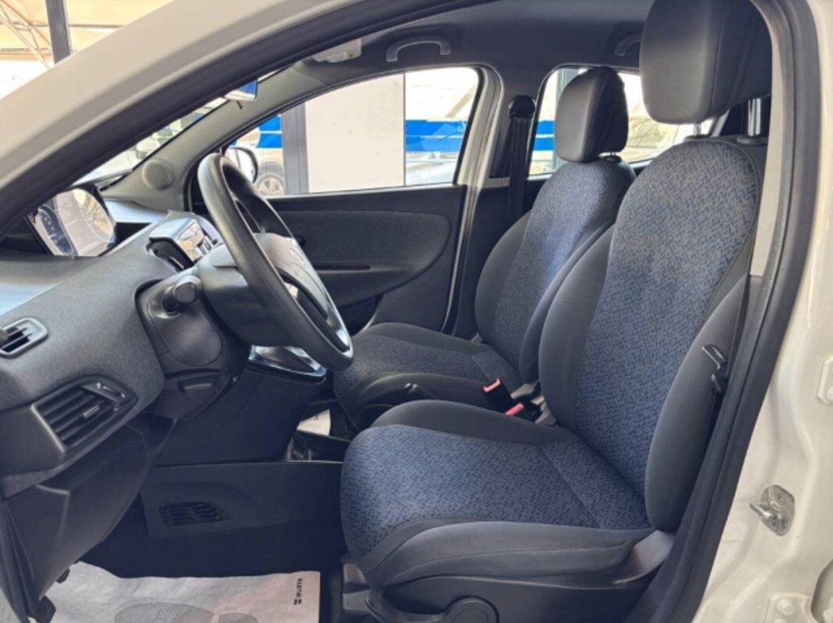 Lancia Ypsilon 1.0 FireFly 5 porte S&S Hybrid Ecochic UnYca (5)