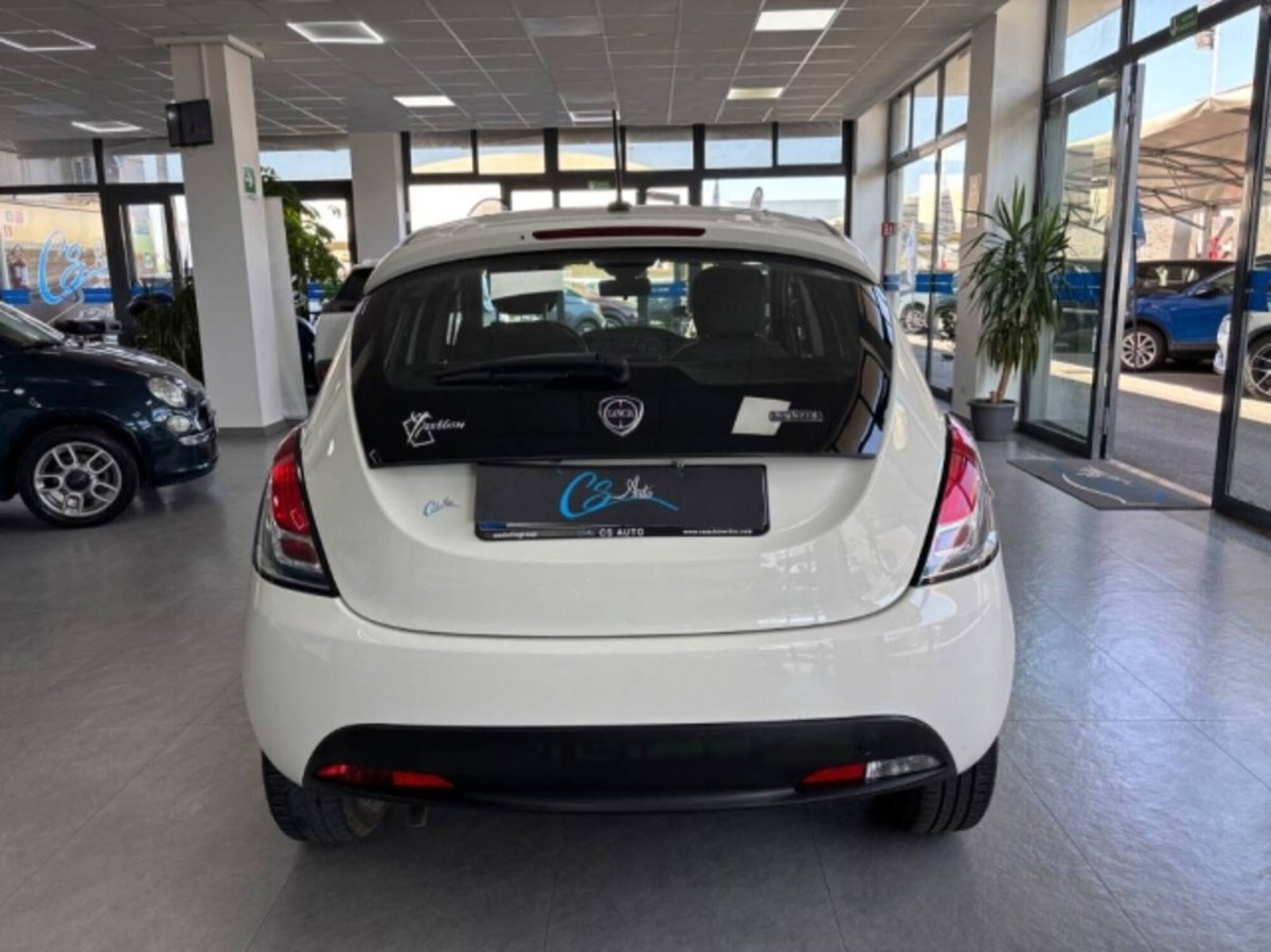 Lancia Ypsilon 1.0 FireFly 5 porte S&S Hybrid Ecochic UnYca (6)