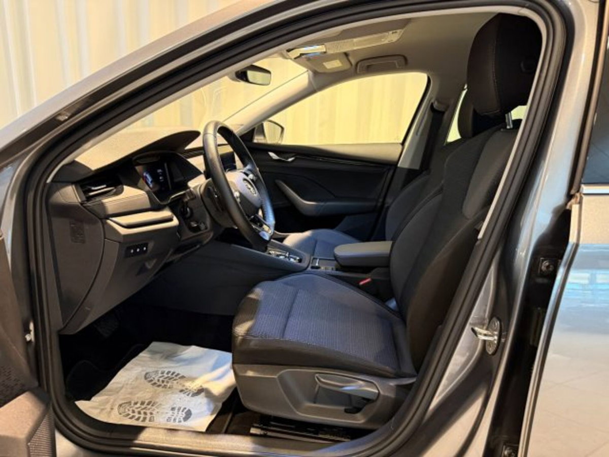 Skoda Octavia 2.0 TDI EVO SCR DSG Executive (4)