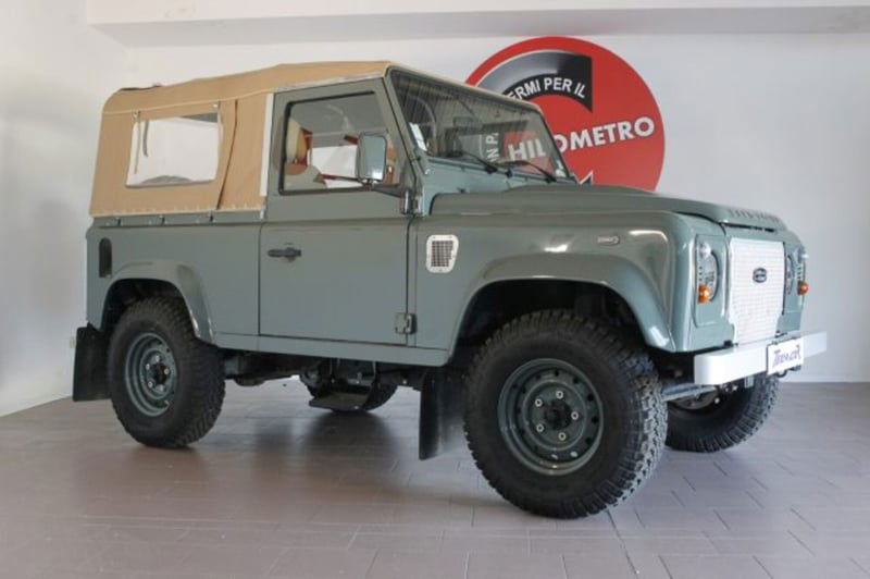 Land Rover Defender 90 2.4 TD4 Station Wagon S