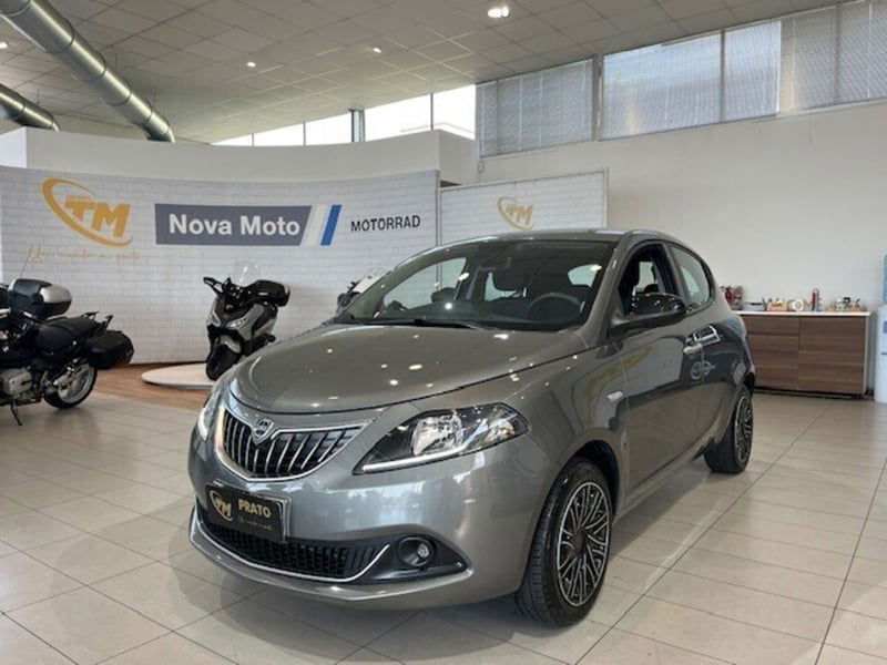 Lancia Ypsilon 1.0 FireFly 5 porte S&S Hybrid Ecochic Silver