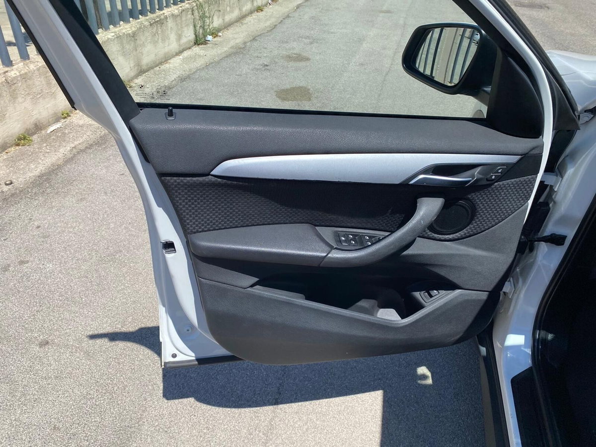 BMW X1 sDrive18d Business (12)
