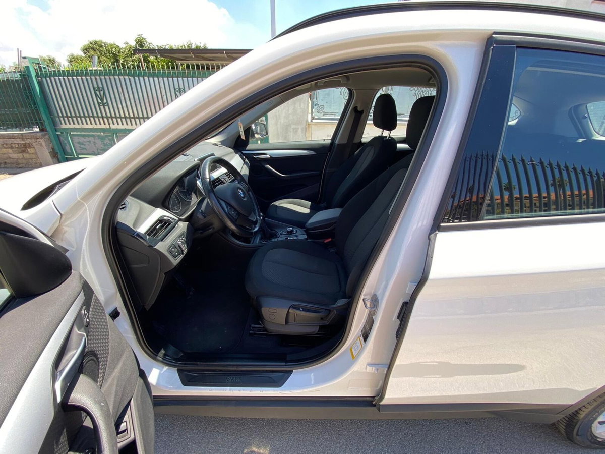 BMW X1 sDrive18d Business (13)