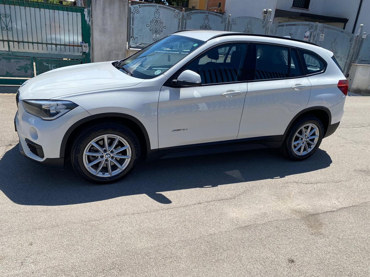BMW X1 sDrive18d Business (3)