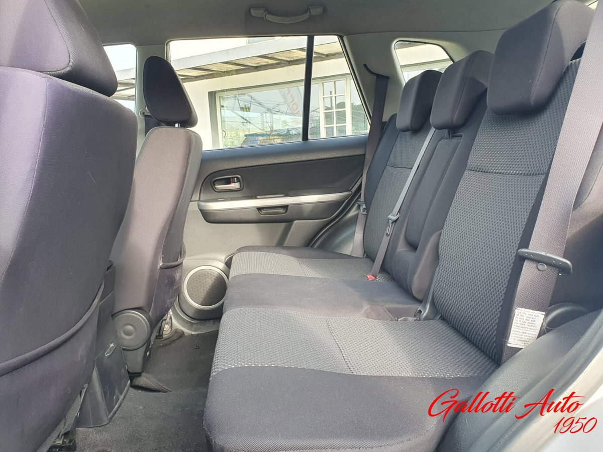 Suzuki Grand Vitara 1.9 DDiS 5 porte Crossover (14)