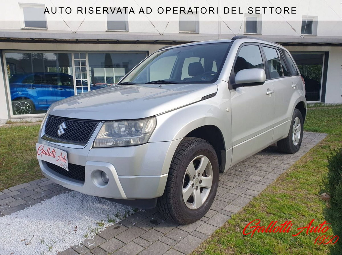 Suzuki Grand Vitara 1.9 DDiS 5 porte Crossover (18)