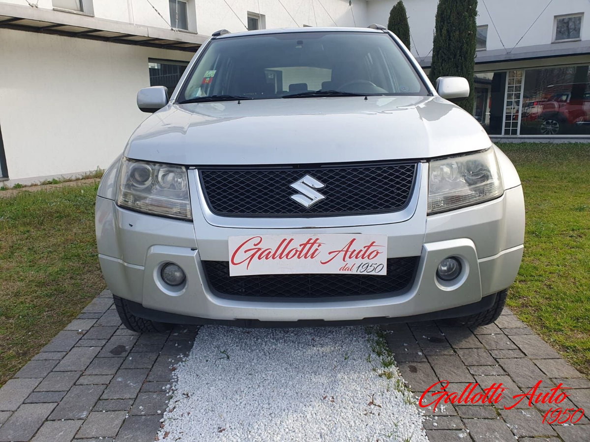 Suzuki Grand Vitara 1.9 DDiS 5 porte Crossover (2)