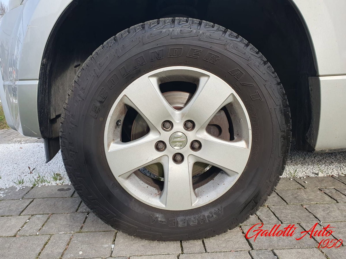 Suzuki Grand Vitara 1.9 DDiS 5 porte Crossover (20)