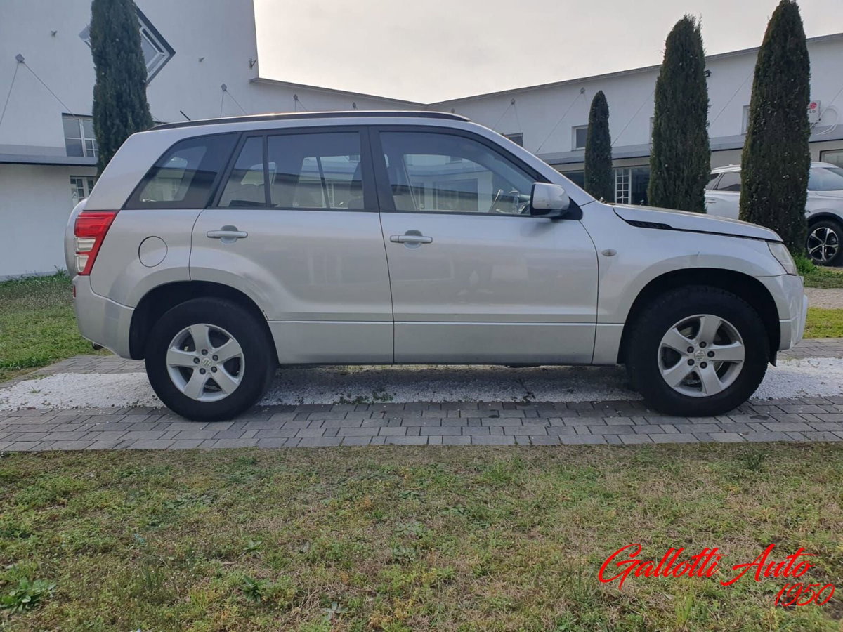 Suzuki Grand Vitara 1.9 DDiS 5 porte Crossover (4)