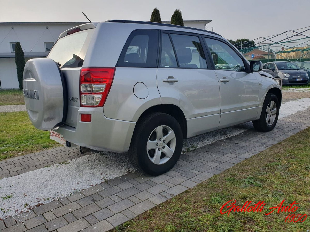 Suzuki Grand Vitara 1.9 DDiS 5 porte Crossover (5)