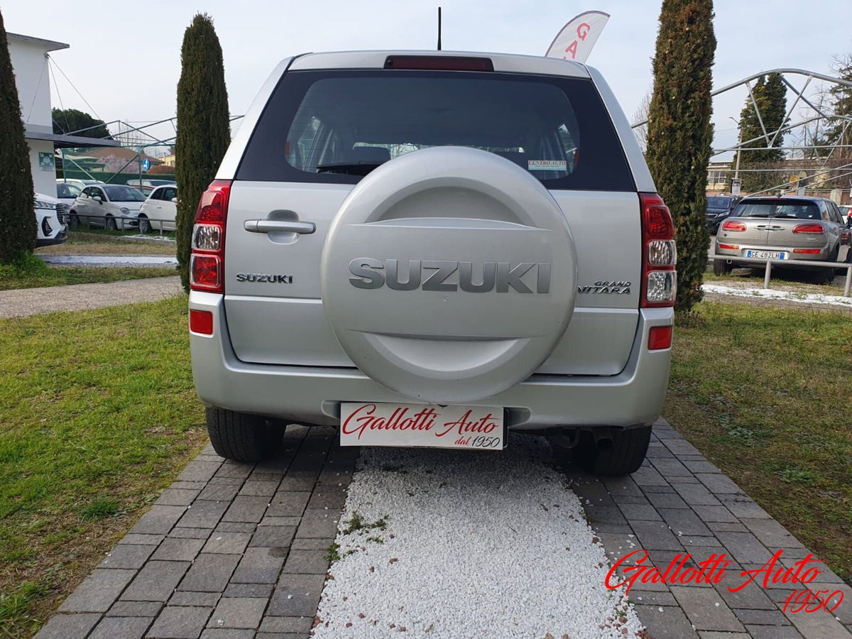 Suzuki Grand Vitara 1.9 DDiS 5 porte Crossover (6)