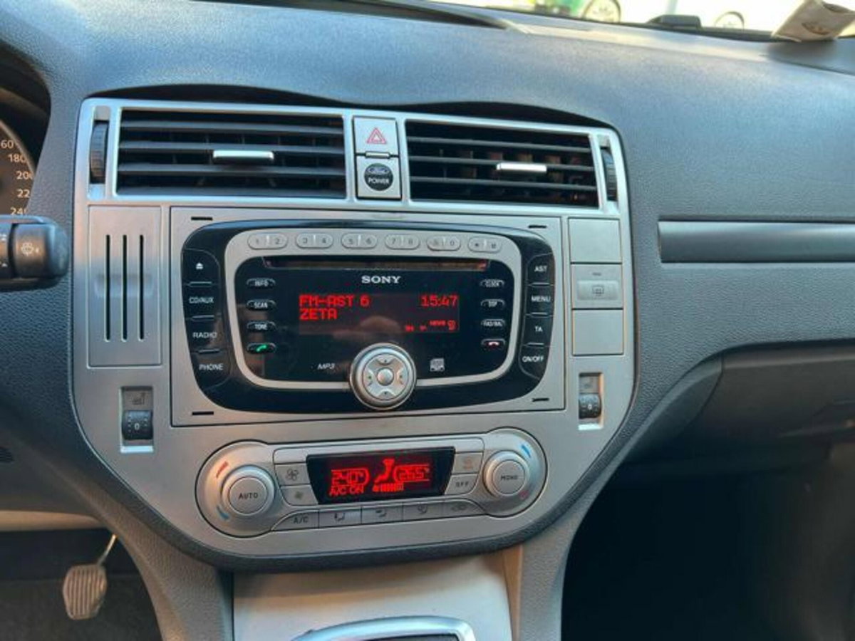 Ford Kuga 2.0 TDCi 136 CV 2WD Titanium DPF (13)