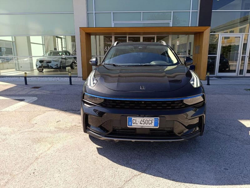 Lynk & Co 01 01 1.5 td phev