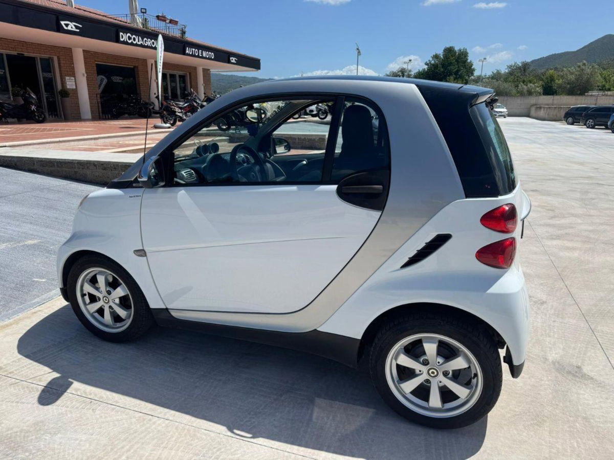 smart Fortwo 1000 52 kW MHD coupé passion (4)