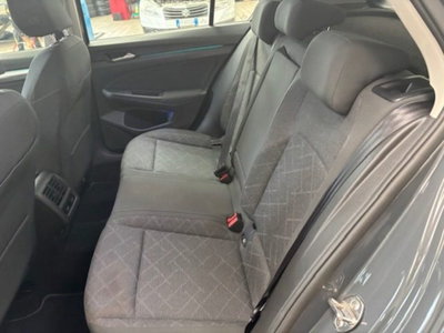 Volkswagen Golf 2.0 TDI SCR Life (11)