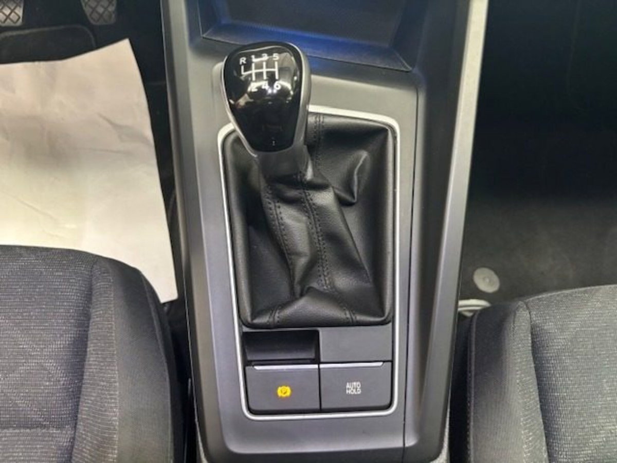 Volkswagen Golf 2.0 TDI SCR Life (16)