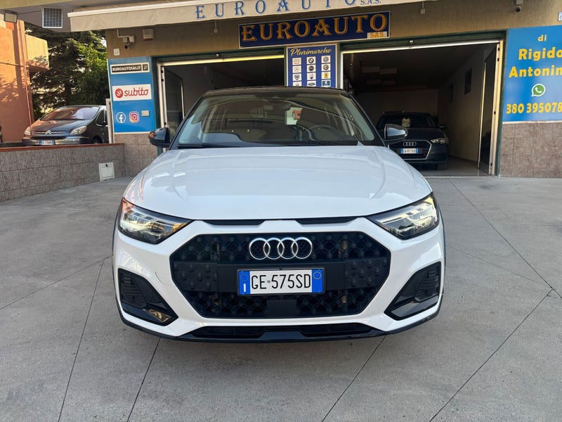 Audi A1 citycarver 35 TFSI Identity Contrast