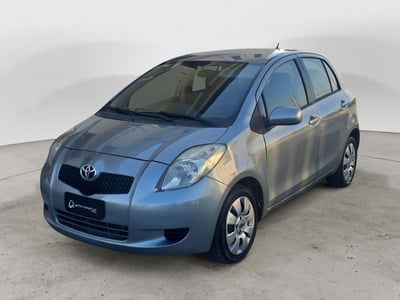 Toyota Yaris 1.D-4D 5 porte Sol usata