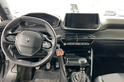 Peugeot 2008 PureTech 100 S&S Allure (3)