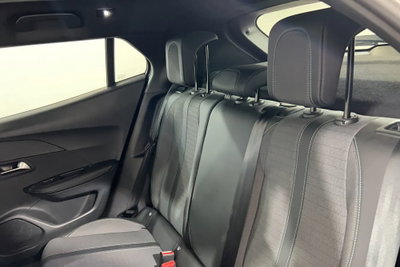 Peugeot 2008 PureTech 100 S&S Allure (9)