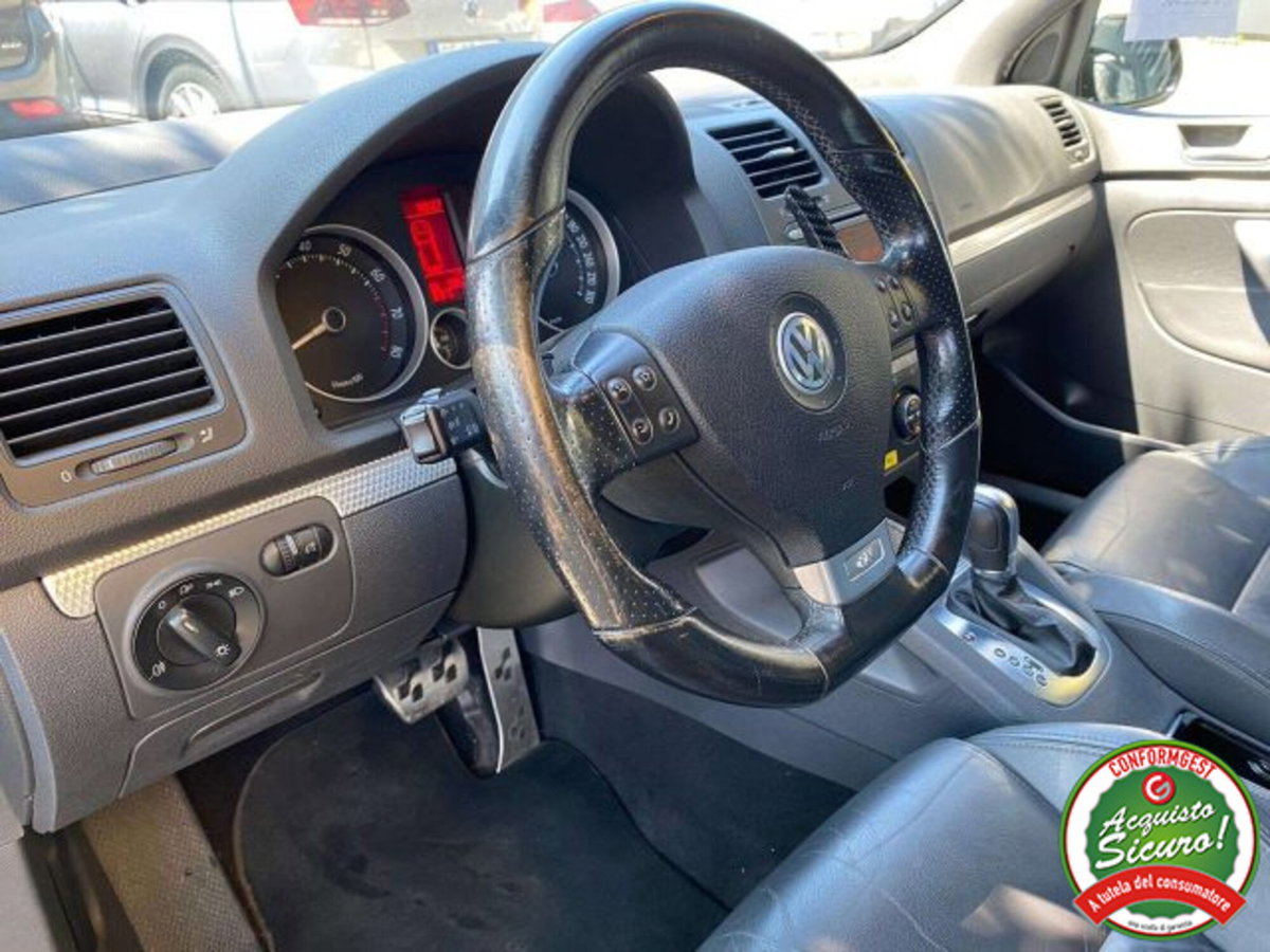 Volkswagen Golf 3.2 VR6 4mot. 5p. DSG R32 (9)
