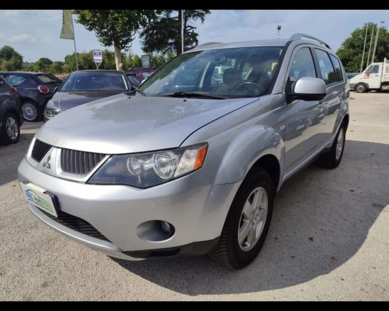 Mitsubishi Outlander 2.0 DI-D Invite DPF
