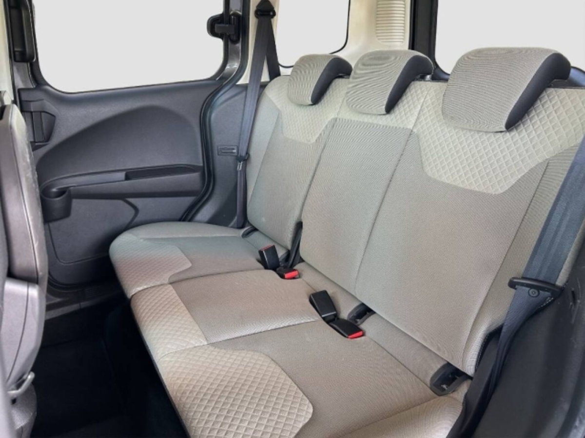 Ford Tourneo Courier 1.0 EcoBoost 100 CV Plus (11)