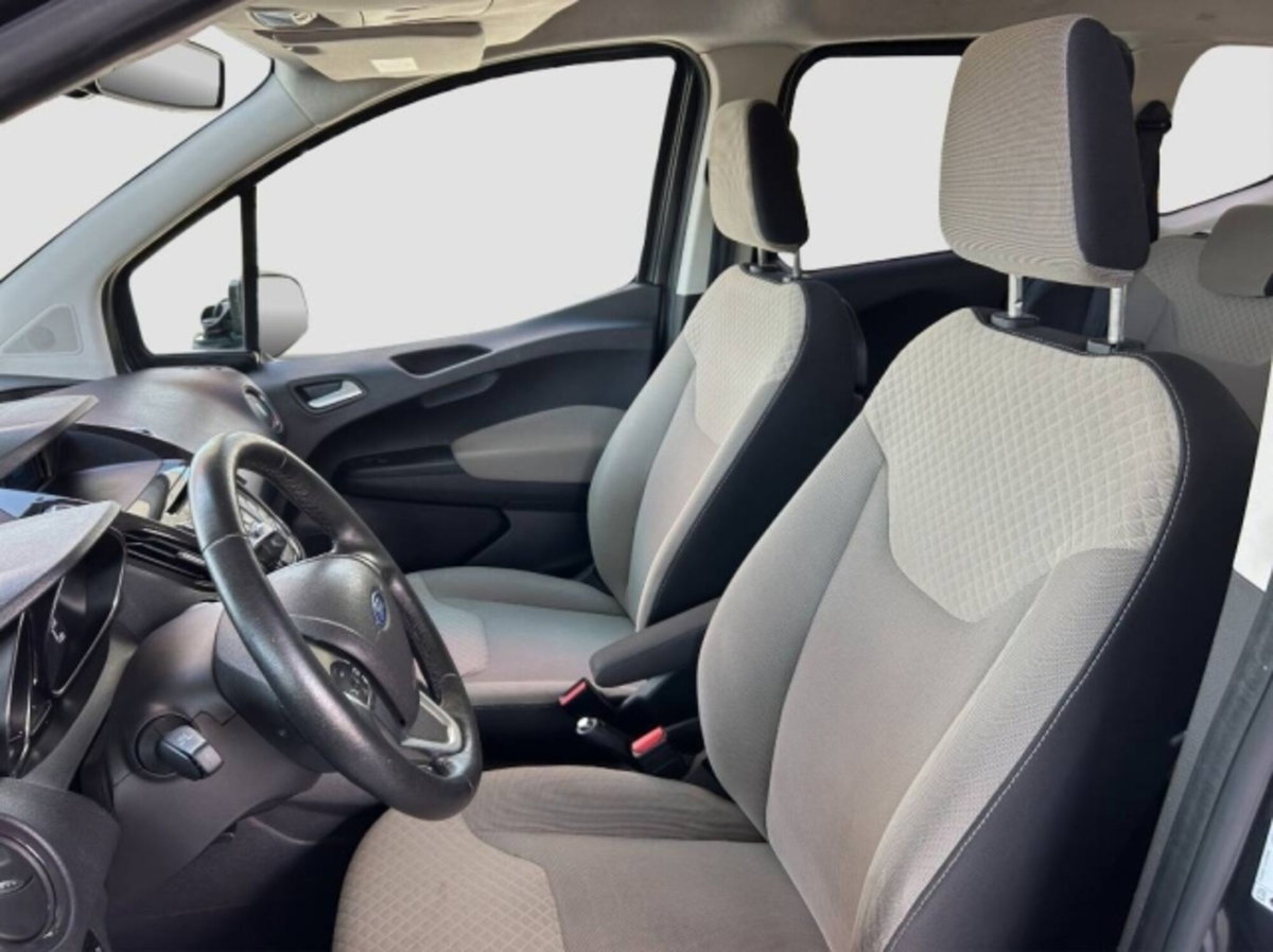 Ford Tourneo Courier 1.0 EcoBoost 100 CV Plus (7)