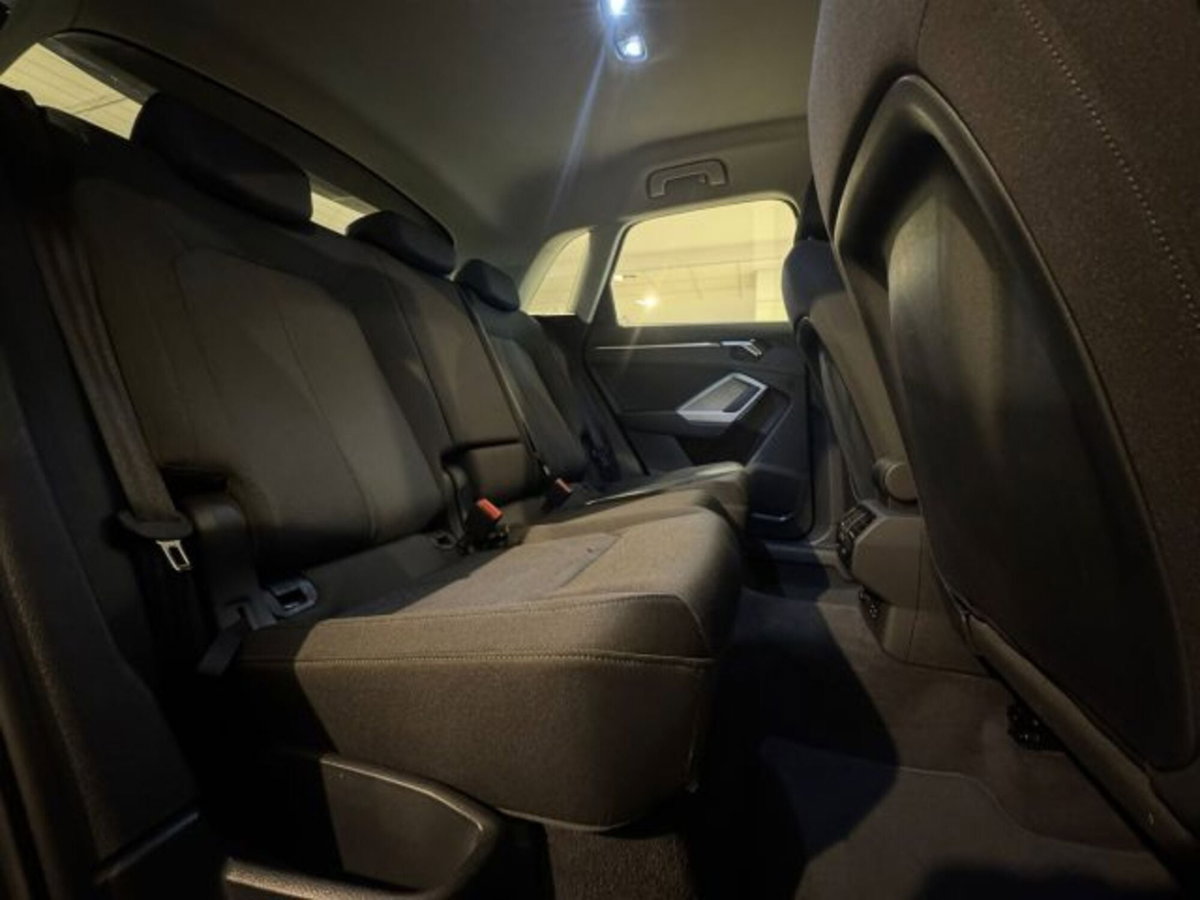 Audi Q3 40 TDI quattro S tronic Business (8)