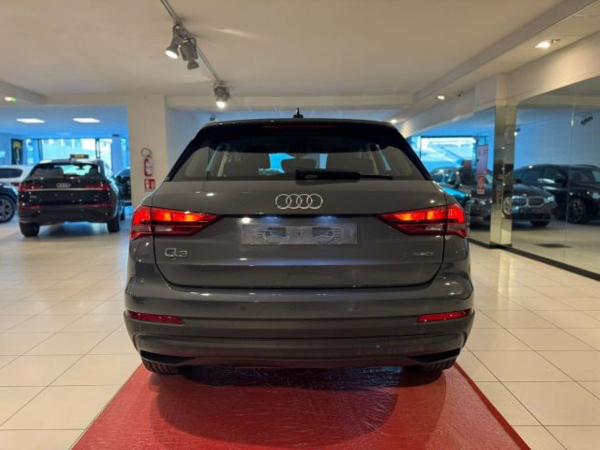 Audi Q3 40 TDI quattro S tronic Business (3)