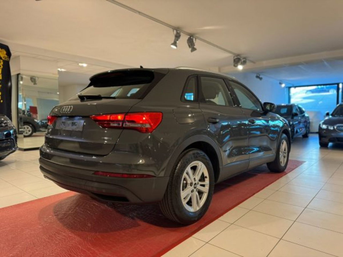 Audi Q3 40 TDI quattro S tronic Business (4)