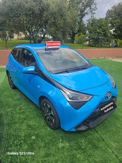 Toyota Aygo Connect 1.0 VVT-i 72 CV 5 porte x-clusiv usata