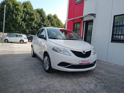 Lancia Ypsilon 1.2 69 CV 5 porte Silver usata