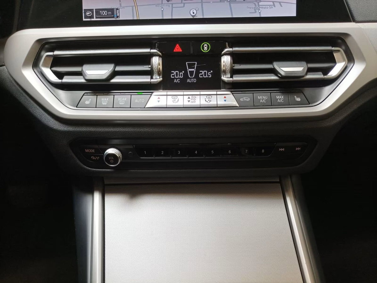 BMW Serie 3 Touring 330e xDrive  Business Advantage (10)