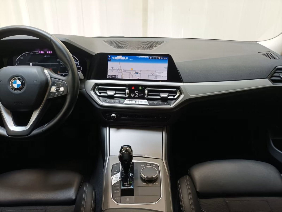 BMW Serie 3 Touring 330e xDrive  Business Advantage (12)