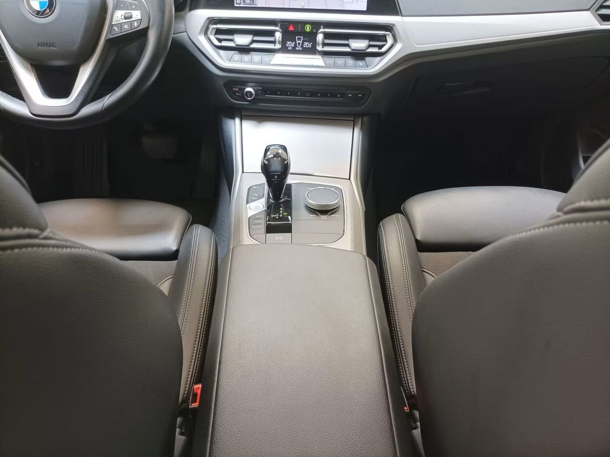 BMW Serie 3 Touring 330e xDrive  Business Advantage (13)