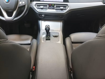 BMW Serie 3 Touring 330e xDrive  Business Advantage (13)