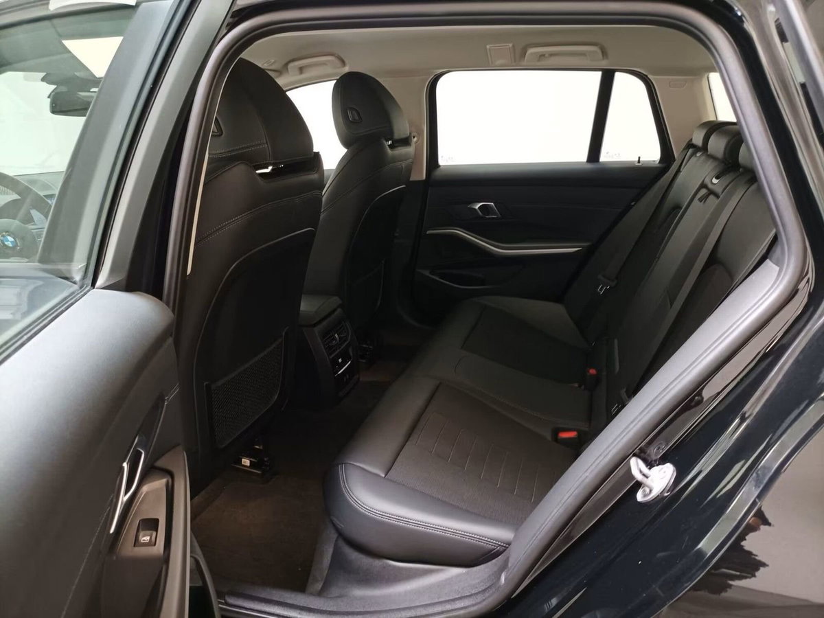 BMW Serie 3 Touring 330e xDrive  Business Advantage (15)