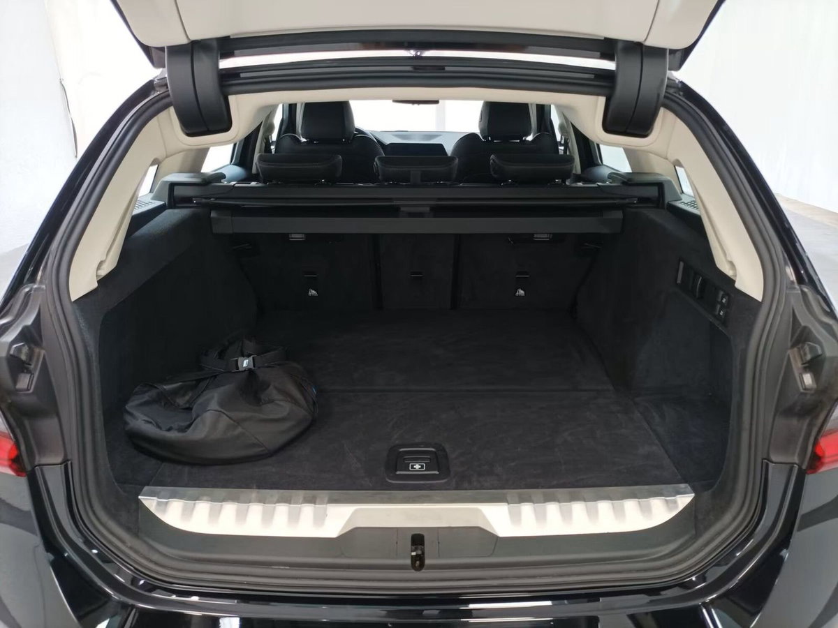 BMW Serie 3 Touring 330e xDrive  Business Advantage (17)
